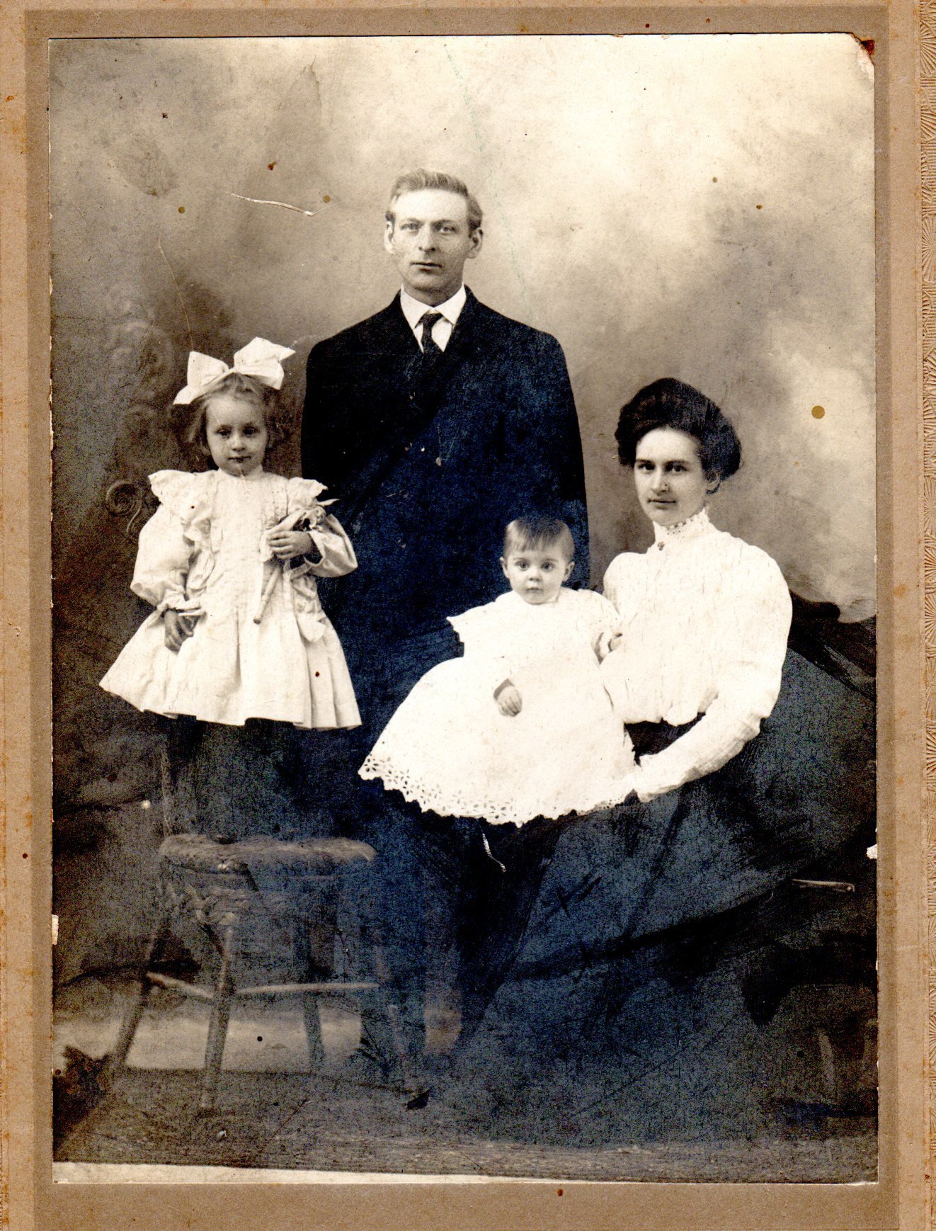 Winnie, Max, Edna and Gertie Hartman